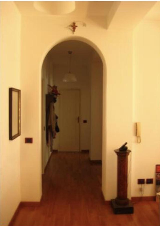 Camera In Via Tolstoi Milaan Buitenkant foto